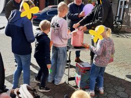 ROOT &raquo; 2024 &raquo; Ballongrüße nach Familiengottesdienst